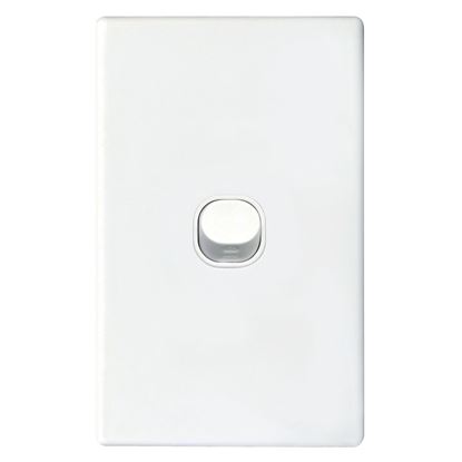 Picture of TRADESAVE 16A 2-Way Vertical 1 Gang Switch. Moulded in Flame Resistant