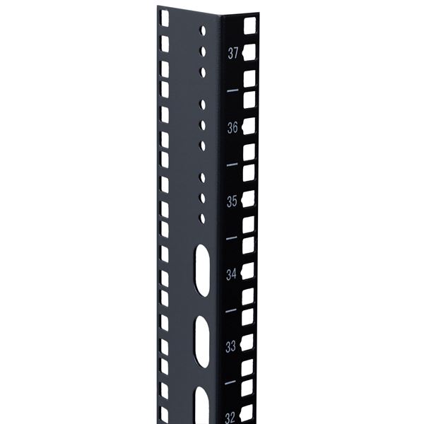 Picture of DYNAMIX 37U L-shaped mounting rail for 600mm width cabinets.