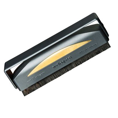 Picture of AUDIOQUEST Anti-static record brush. 1,248,000 Highly Conductive